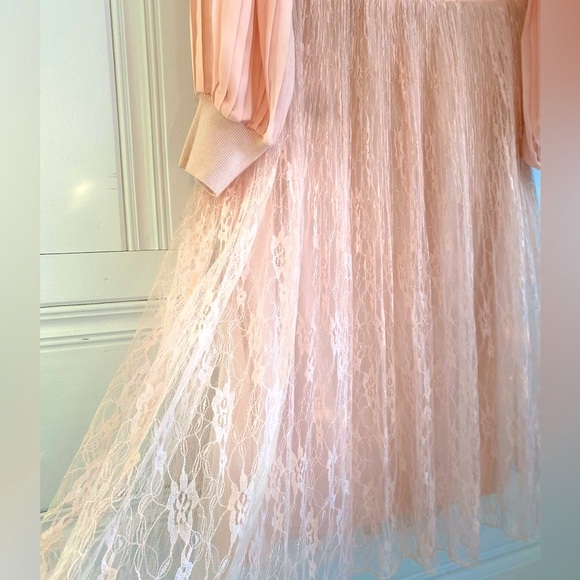 LC LAUREN CONRAD elastic waistband Pink Lace Skirt - Picture 6 of 6